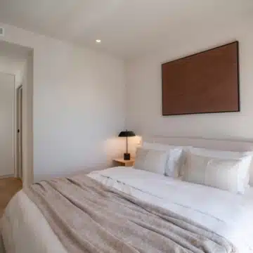 Newly renovated four bedroom duplex penthouse in Nueva Andalucia, Marbella Picture 11
