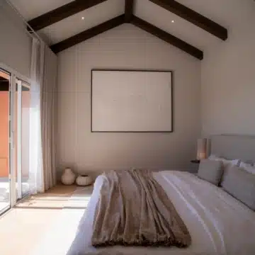 Newly renovated four bedroom duplex penthouse in Nueva Andalucia, Marbella Picture 12