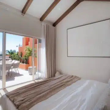 Newly renovated four bedroom duplex penthouse in Nueva Andalucia, Marbella Picture 13