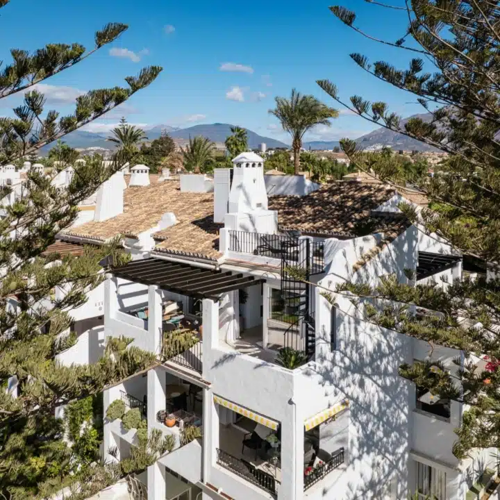 Three-bedroom duplex penthouse with sea views in Castiglione, San Pedro de Alcantara Picture