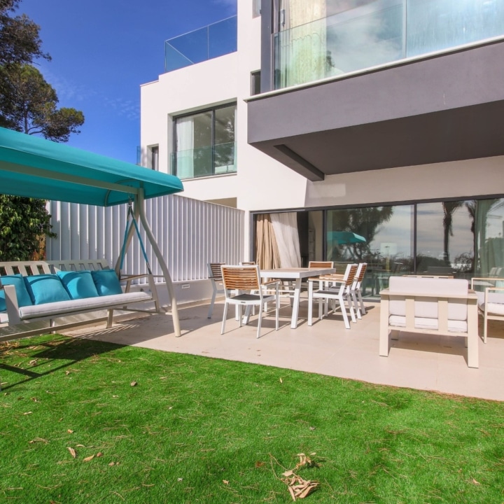 Beachfront luxury townhouse with breathtaking sea views in The Island, Estepona Picture