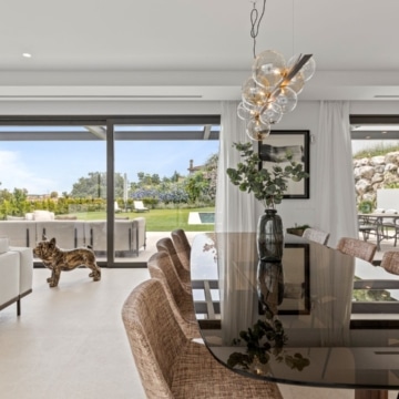 Newly built detached villa surrounded by nature in Fuente del Espanto, Benahavis Picture 4