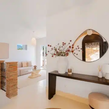 Andalusian style luxury villa with panoramic sea views in El Madroñal, Benahavis Picture 11