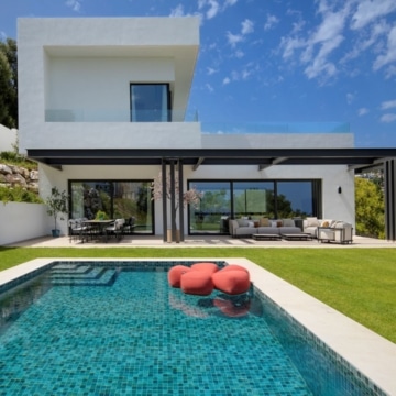Newly built detached villa surrounded by nature in Fuente del Espanto, Benahavis Picture 12