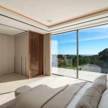 Frontline-golf villa with unobstructed views across the golf course in La Quinta, Benahavis Picture 27