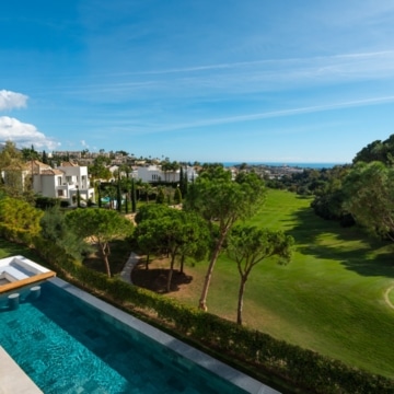 Frontline-golf villa with unobstructed views across the golf course in La Quinta, Benahavis Picture 28