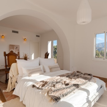 Andalusian style luxury villa with panoramic sea views in El Madroñal, Benahavis Picture 22