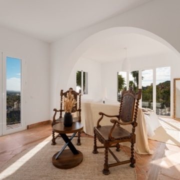 Andalusian style luxury villa with panoramic sea views in El Madroñal, Benahavis Picture 23