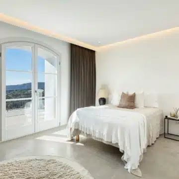 Andalusian-inspired luxury mansion with panoramic views in Marbella Club Golf Resort, Benahavis Picture 28