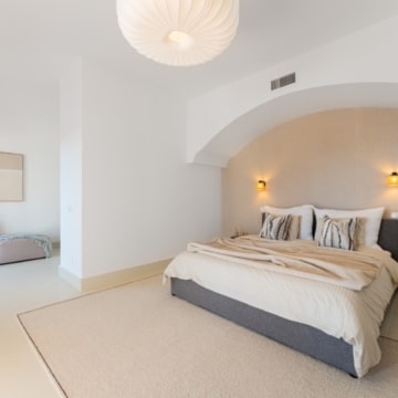 Andalusian style luxury villa with panoramic sea views in El Madroñal, Benahavis Picture 27