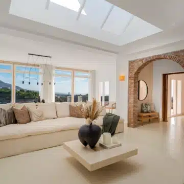 Andalusian style luxury villa with panoramic sea views in El Madroñal, Benahavis Picture 1