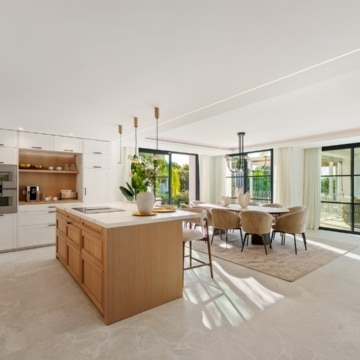 Newly renovated mediterranean home with incredible sea views in La Quinta, Benahavis Picture 14