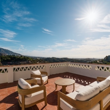 Andalusian style luxury villa with panoramic sea views in El Madroñal, Benahavis Picture 30