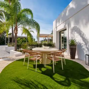 Newly renovated mediterranean home with incredible sea views in La Quinta, Benahavis Picture 2