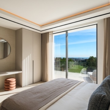 Frontline-golf villa with unobstructed views across the golf course in La Quinta, Benahavis Picture 33