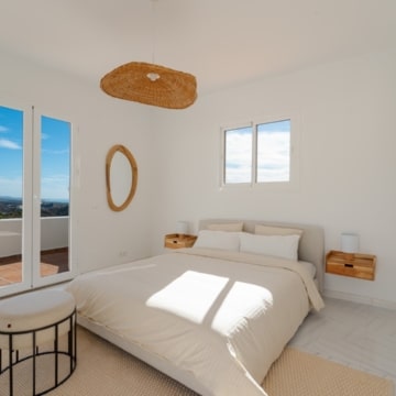 Andalusian style luxury villa with panoramic sea views in El Madroñal, Benahavis Picture 34