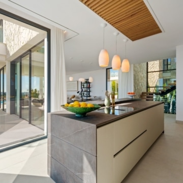 Magnificent villa within the private Tresora Villas enclave in La Quinta, Benahavis Picture 37