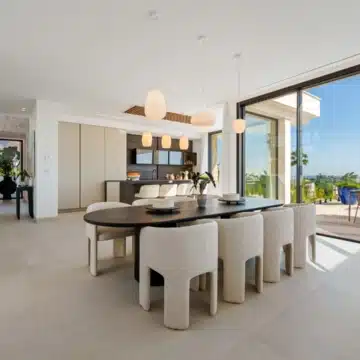 Magnificent villa within the private Tresora Villas enclave in La Quinta, Benahavis Picture 12