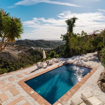 Andalusian style luxury villa with panoramic sea views in El Madroñal, Benahavis Picture 42