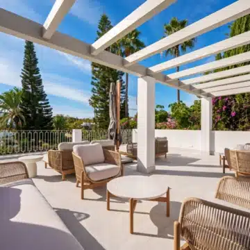 Newly renovated mediterranean home with incredible sea views in La Quinta, Benahavis Picture 7