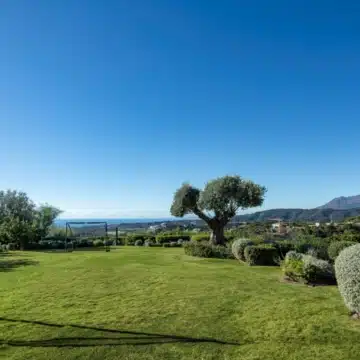 Andalusian-inspired luxury mansion with panoramic views in Marbella Club Golf Resort, Benahavis Picture 44