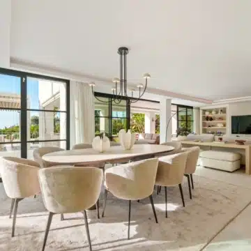 Newly renovated mediterranean home with incredible sea views in La Quinta, Benahavis Picture 8
