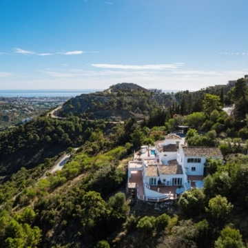 Andalusian style luxury villa with panoramic sea views in El Madroñal, Benahavis Picture 56