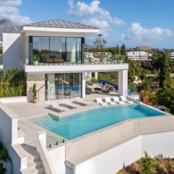 Magnificent villa within the private Tresora Villas enclave in La Quinta, Benahavis Picture 60