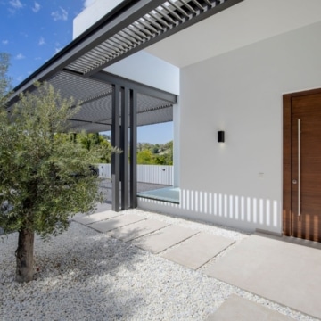 Newly built detached villa surrounded by nature in Fuente del Espanto, Benahavis Picture 17