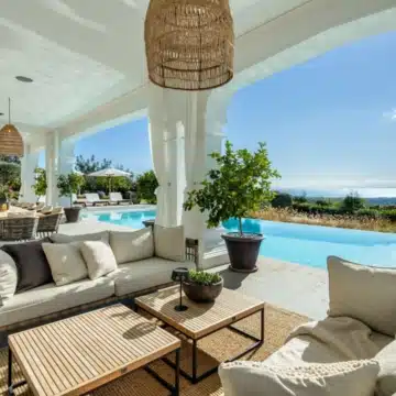 Andalusian-inspired luxury mansion with panoramic views in Marbella Club Golf Resort, Benahavis Picture 17