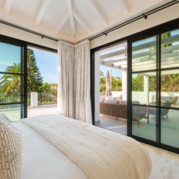 Newly renovated mediterranean home with incredible sea views in La Quinta, Benahavis Picture 15