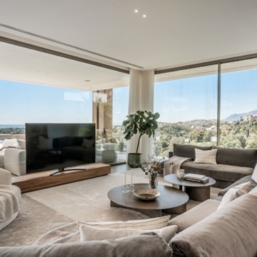 Contemporary villa positioned to capture breathtaking sea views in La Quinta, Benahavís Picture 16