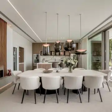 Contemporary villa positioned to capture breathtaking sea views in La Quinta, Benahavís Picture 4