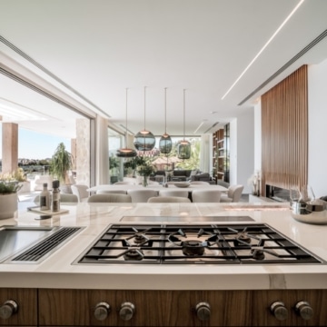 Contemporary villa positioned to capture breathtaking sea views in La Quinta, Benahavís Picture 18