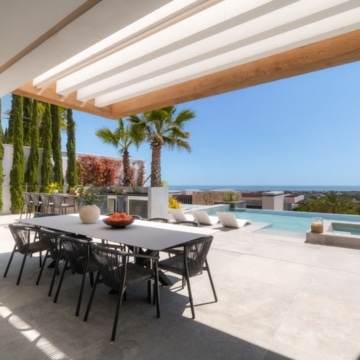 Contemporary villa positioned to capture breathtaking sea views in La Quinta, Benahavís Picture 21
