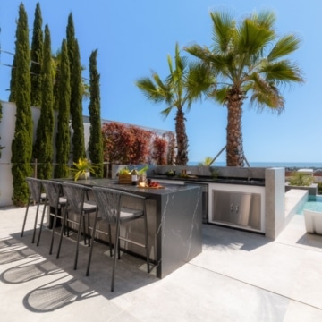Contemporary villa positioned to capture breathtaking sea views in La Quinta, Benahavís Picture 22