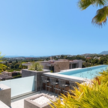 Contemporary villa positioned to capture breathtaking sea views in La Quinta, Benahavís Picture 26