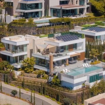 Contemporary villa positioned to capture breathtaking sea views in La Quinta, Benahavís Picture 40