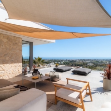 Contemporary villa positioned to capture breathtaking sea views in La Quinta, Benahavís Picture 36