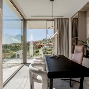 Contemporary villa positioned to capture breathtaking sea views in La Quinta, Benahavís Picture 46