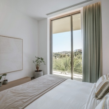 Contemporary villa positioned to capture breathtaking sea views in La Quinta, Benahavís Picture 47