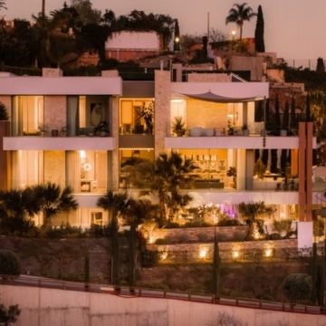 Contemporary villa positioned to capture breathtaking sea views in La Quinta, Benahavís Picture 44