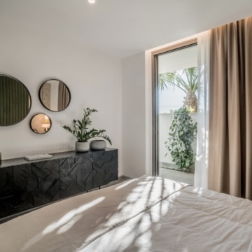 Contemporary villa positioned to capture breathtaking sea views in La Quinta, Benahavís Picture 62