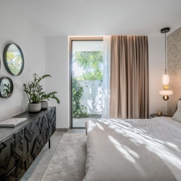 Contemporary villa positioned to capture breathtaking sea views in La Quinta, Benahavís Picture 63