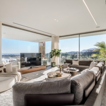 Contemporary villa positioned to capture breathtaking sea views in La Quinta, Benahavís Picture 24