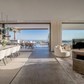 Contemporary villa positioned to capture breathtaking sea views in La Quinta, Benahavís Picture 70