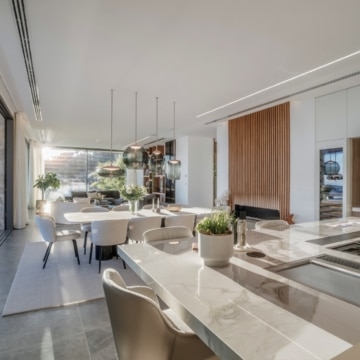 Contemporary villa positioned to capture breathtaking sea views in La Quinta, Benahavís Picture 72