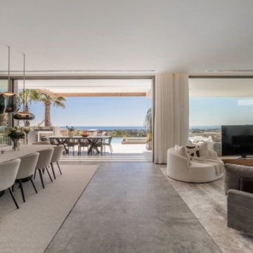 Contemporary villa positioned to capture breathtaking sea views in La Quinta, Benahavís Picture 17