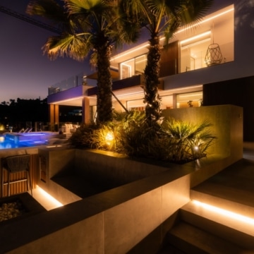 Contemporary villa positioned to capture breathtaking sea views in La Quinta, Benahavís Picture 76