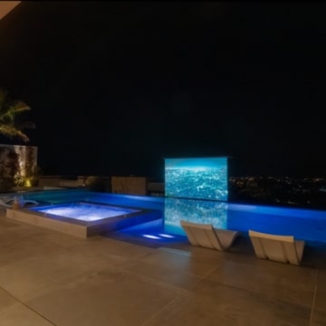 Contemporary villa positioned to capture breathtaking sea views in La Quinta, Benahavís Picture 77
